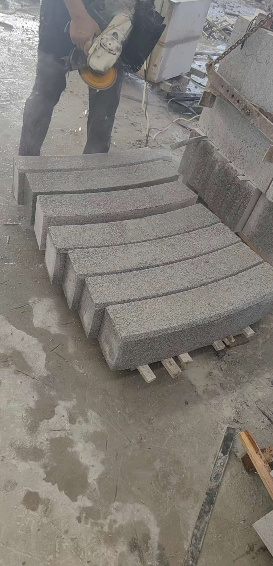 常德芝麻白弧形路牙石